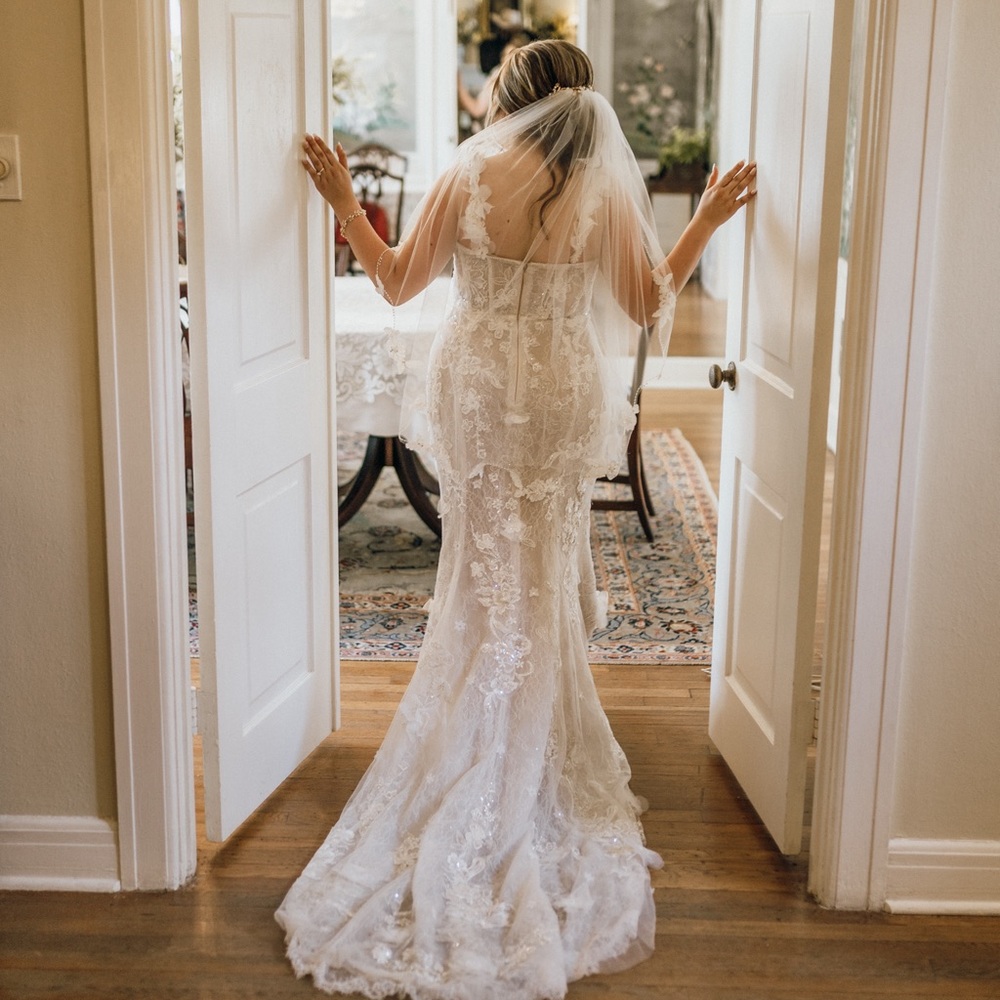 Galina Signature Sheath wedding dress🤍 - Picture 7 of 7